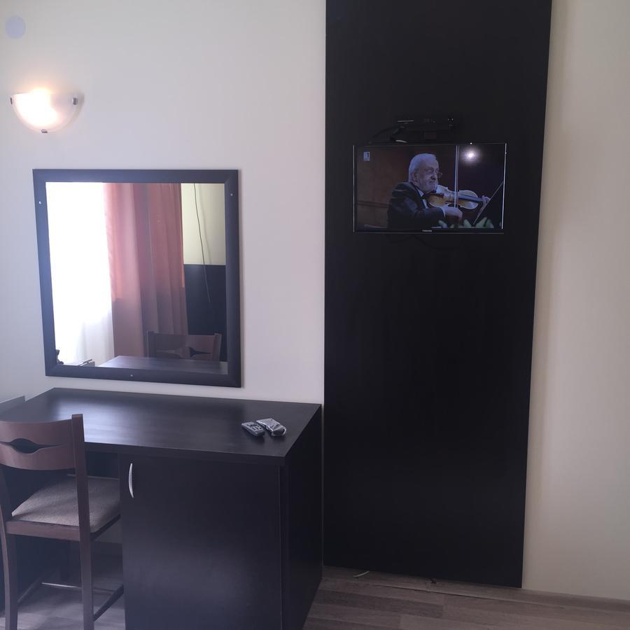 מינרלני באני Хотел "Божур" מראה חיצוני תמונה