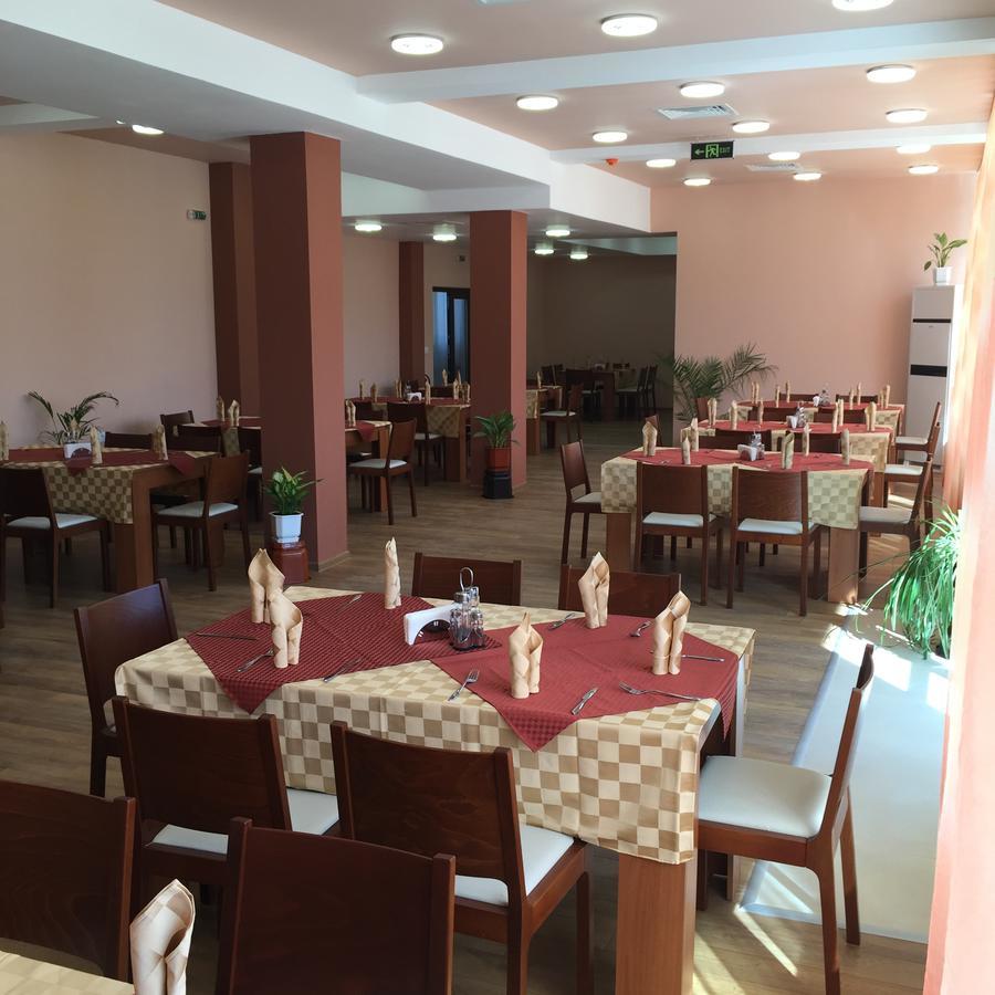 מינרלני באני Хотел "Божур" מראה חיצוני תמונה